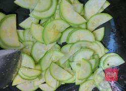 西葫炒鸡蛋的做法图解5