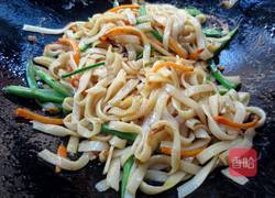 干炒河粉的做法图解5