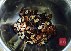 黑芝麻核桃黑豆糊的做法图解3