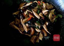木耳炒腐竹的做法图解4