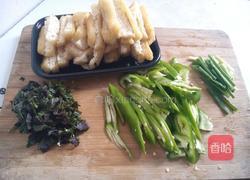 油豆腐炒青椒的做法图解2
