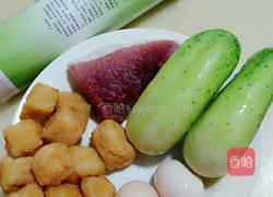 青瓜肉丝面的做法图解1