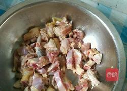 板栗煲鸡汤的做法图解3