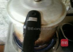 板栗煲鸡汤的做法图解4