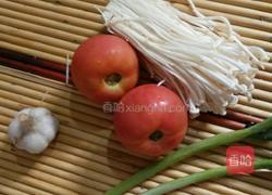 金针菇番茄汤的做法图解1
