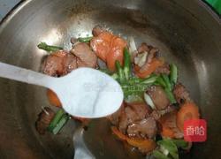 胡萝卜炒腊肉的做法图解8