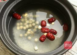 莲子山药粥的做法图解1