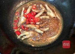 蒜香鸡脚的做法图解7