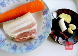 红烧肉炖萝卜的做法图解1