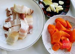 红烧肉炖萝卜的做法图解2