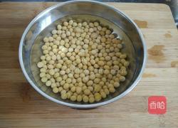 海带黄豆炖猪蹄的做法图解2