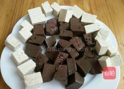 肉丝豆腐猪血汤的做法图解1