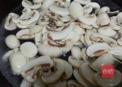 鲜蘑炒肉片的做法图解3