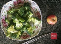 爽口西蓝花的做法图解1