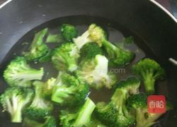 爽口西蓝花的做法图解3