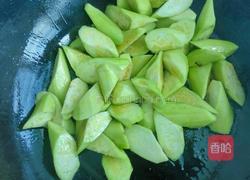 毛豆丝瓜的做法图解2