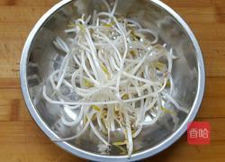 豆芽煎饼的做法图解1
