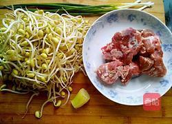 豆芽排骨汤的做法图解1