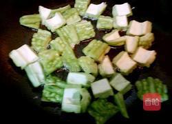 煎焖苦瓜的做法图解3