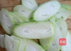 丝瓜蛋花汤的做法图解1