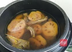 莲藕鸭汤的做法图解6