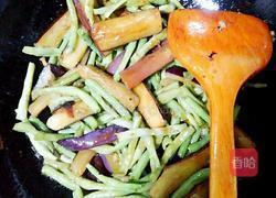 瘦肉豆角烧茄子的做法图解8