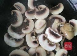 蘑菇炒牛肉的做法图解5