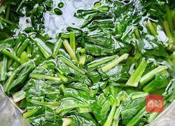 芝麻拌菠菜的做法图解1