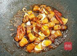 红烧肉炖蛋的做法图解7