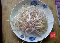 猪血炒豆芽的做法图解2