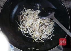 猪血炒豆芽的做法图解7