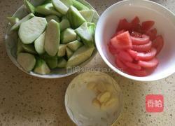 丝瓜炒西红柿的做法图解1