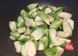 丝瓜炒西红柿的做法图解3