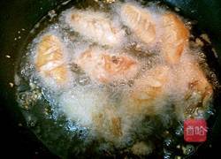 蒜香炸鸡翅的做法图解8