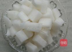 泡椒萝卜丁的做法图解1