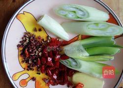 猪蹄木耳烧黄花菜的做法图解5