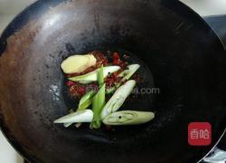 猪蹄木耳烧黄花菜的做法图解6