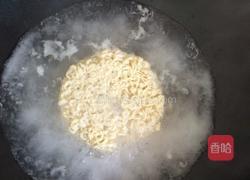 蚝油鲜虾汤面的做法图解3