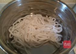 黑胡椒牛柳炒乌冬面的做法图解3