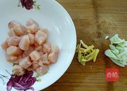 炸鸡丁块的做法图解1