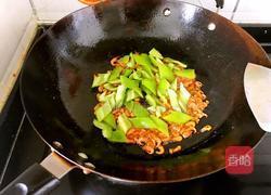 辣椒炒虾皮的做法图解3