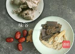 牛大力杜仲煲猪骨的做法图解1