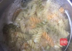 爱心炒意面的做法图解3