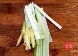 干煸大头菜的做法图解2