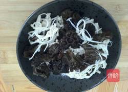 金针菇炒木耳的做法图解4