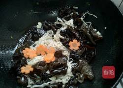 金针菇炒木耳的做法图解6