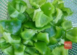 青椒面筋的做法图解3