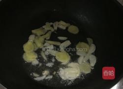 葱爆螃蟹的做法图解2