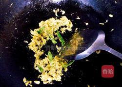 爆香小虾米的做法图解4