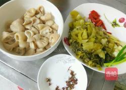 酸菜炒猪肠的做法图解5